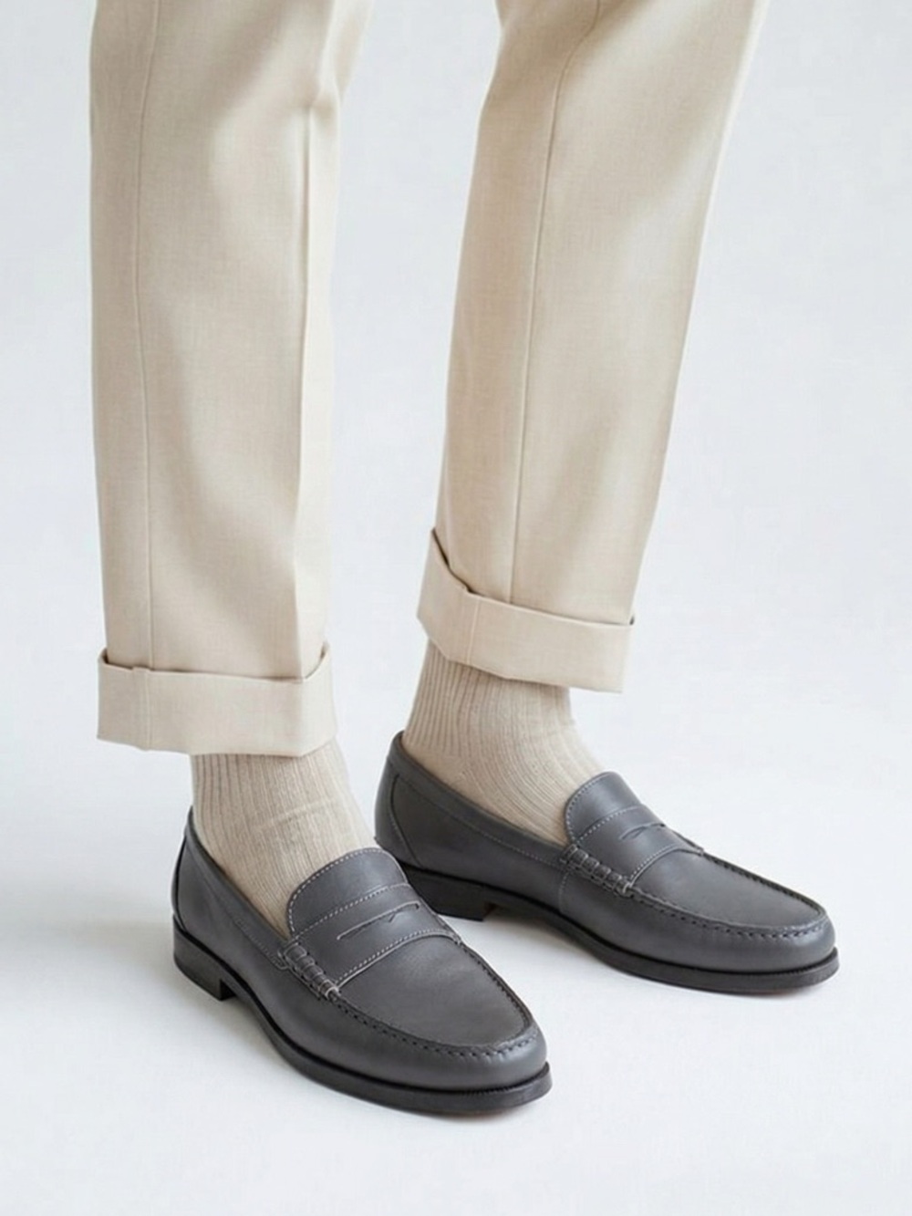Hugs and‎ Co  Men's Gray Leather Loafers Size 12 Casual Shoes penny loafers